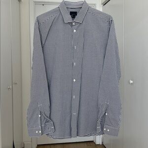 H&M Men’s Navy and White Gingham Button-Down Shirt